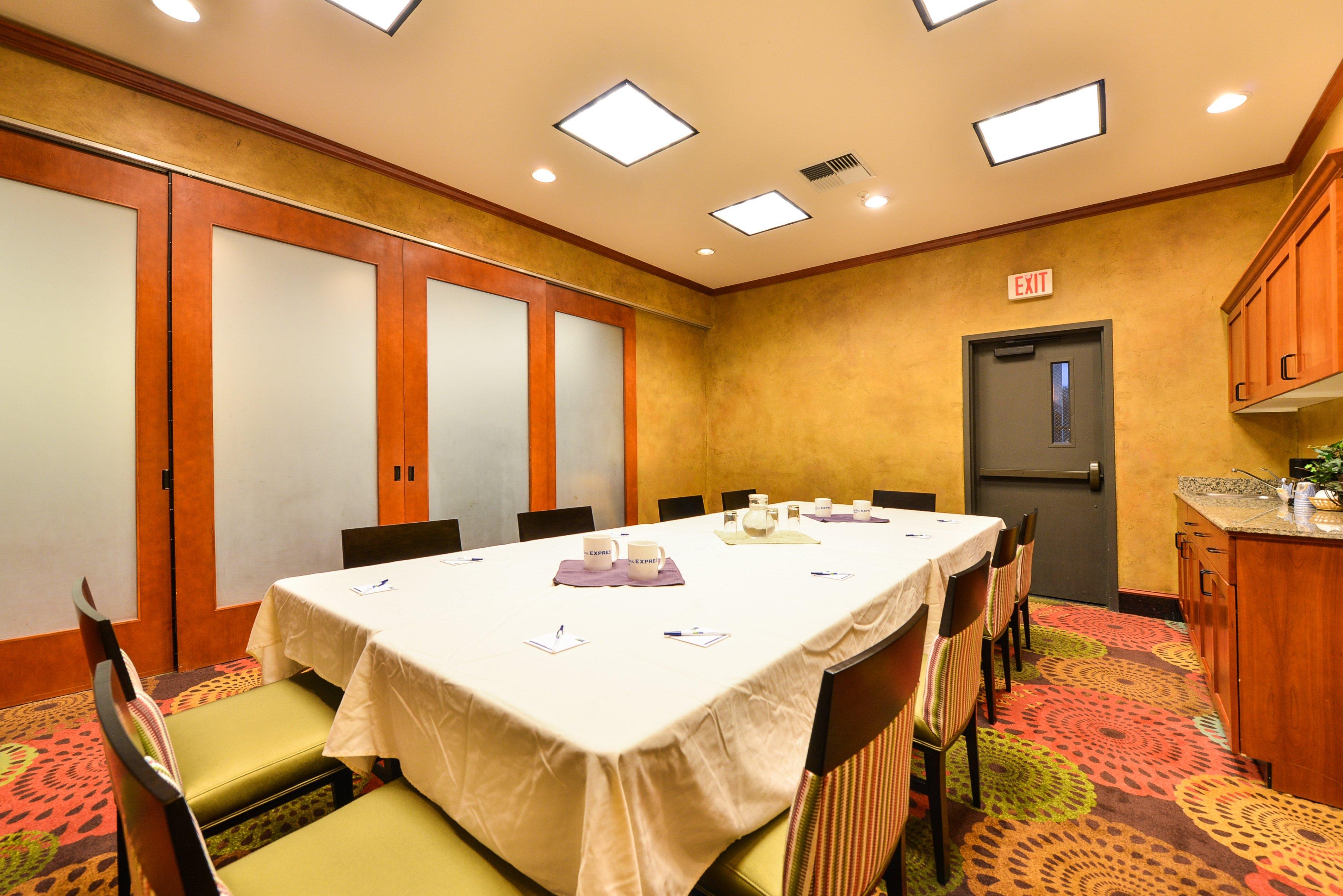 Holiday Inn Express Vancouver North By Ihg Экстерьер фото