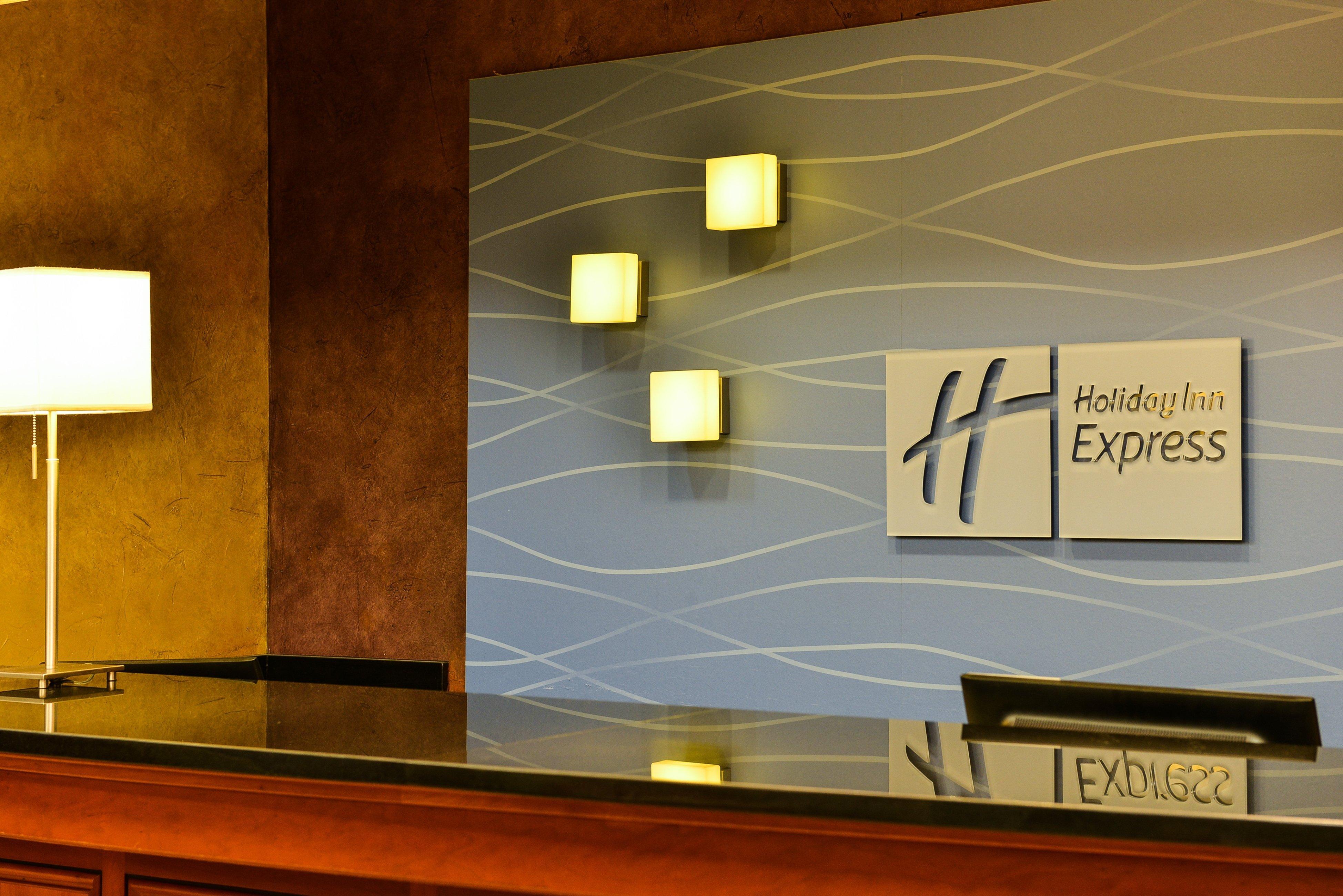 Holiday Inn Express Vancouver North By Ihg Экстерьер фото