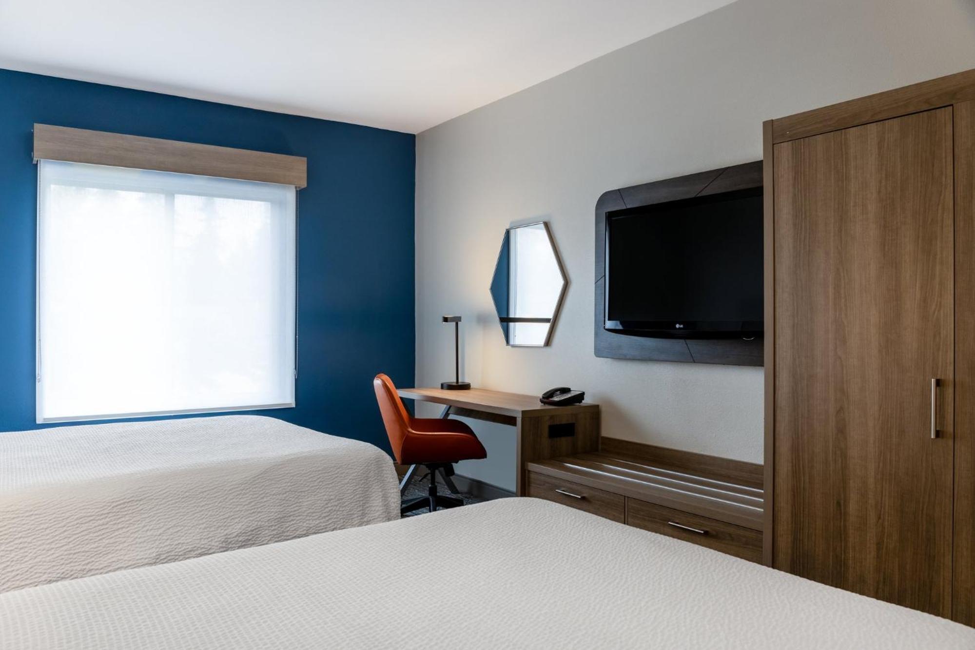 Holiday Inn Express Vancouver North By Ihg Экстерьер фото