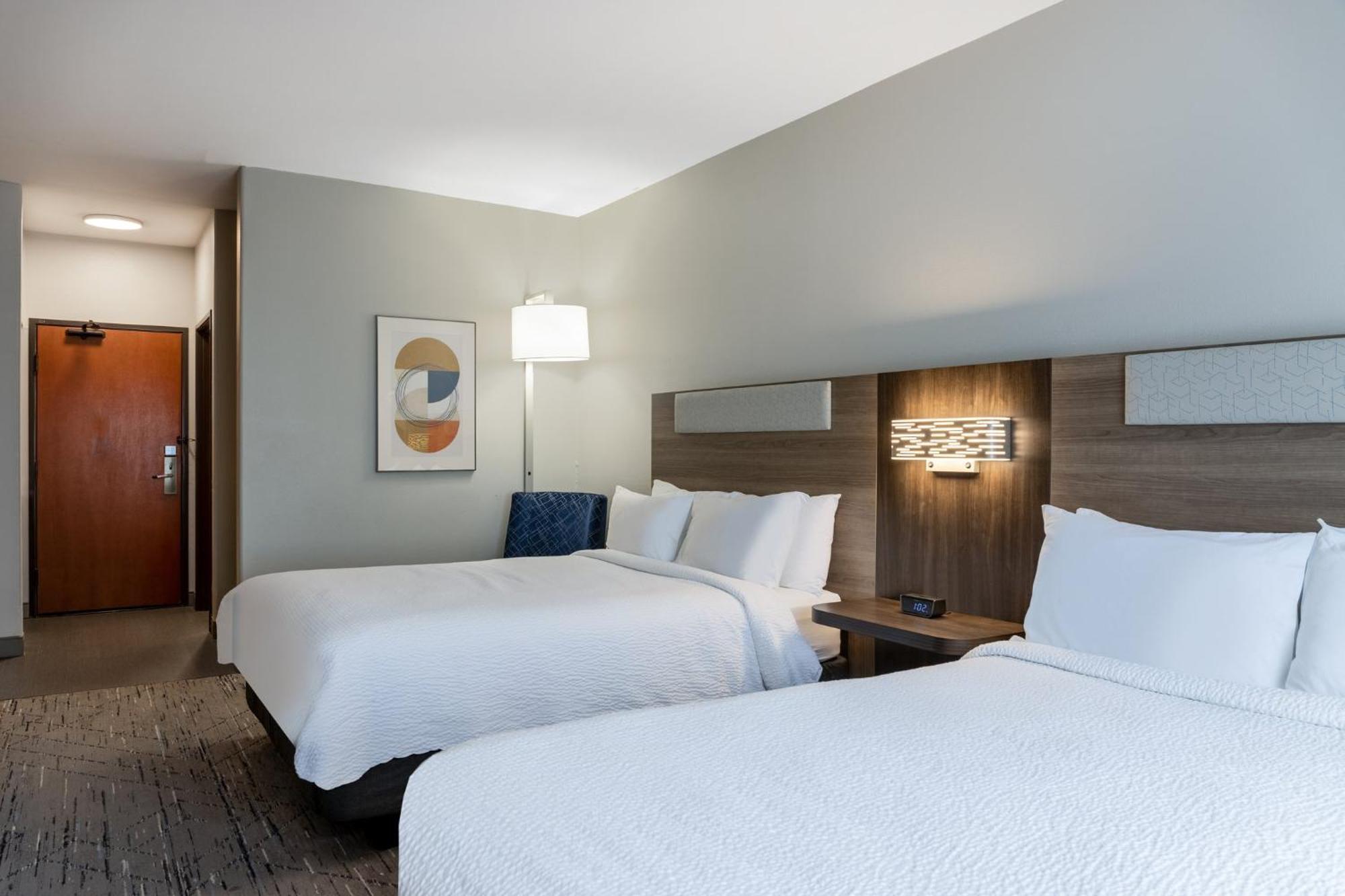 Holiday Inn Express Vancouver North By Ihg Экстерьер фото